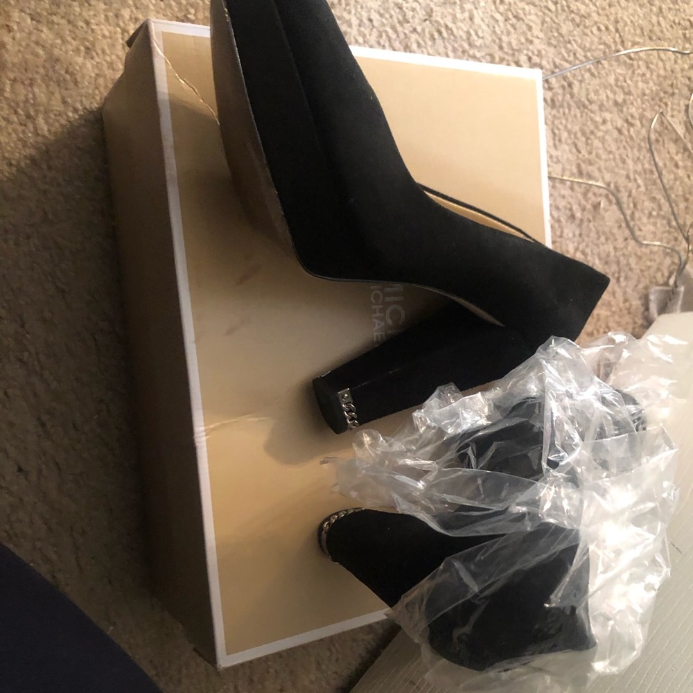 Michael Kors Black Suede Pumps work once size 7m